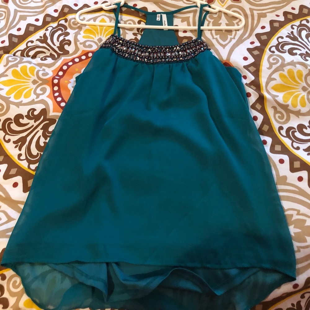 Dress tops/dresses